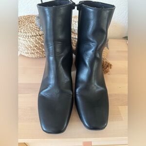 Old Navy Black Women's Boots Size 9